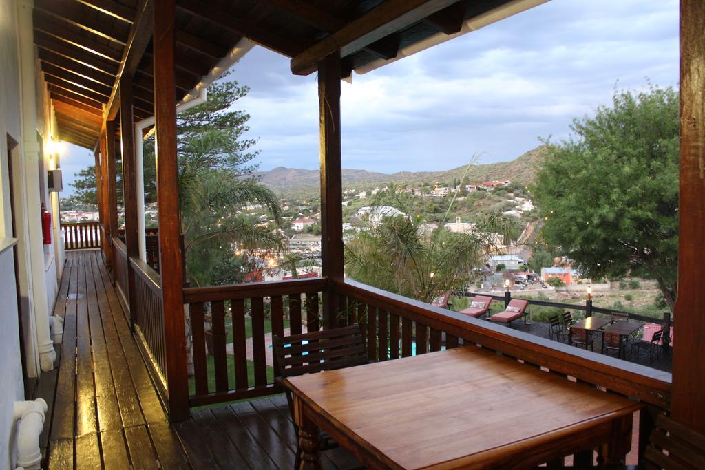 Hilltop Guest House Windhoek Exterior foto