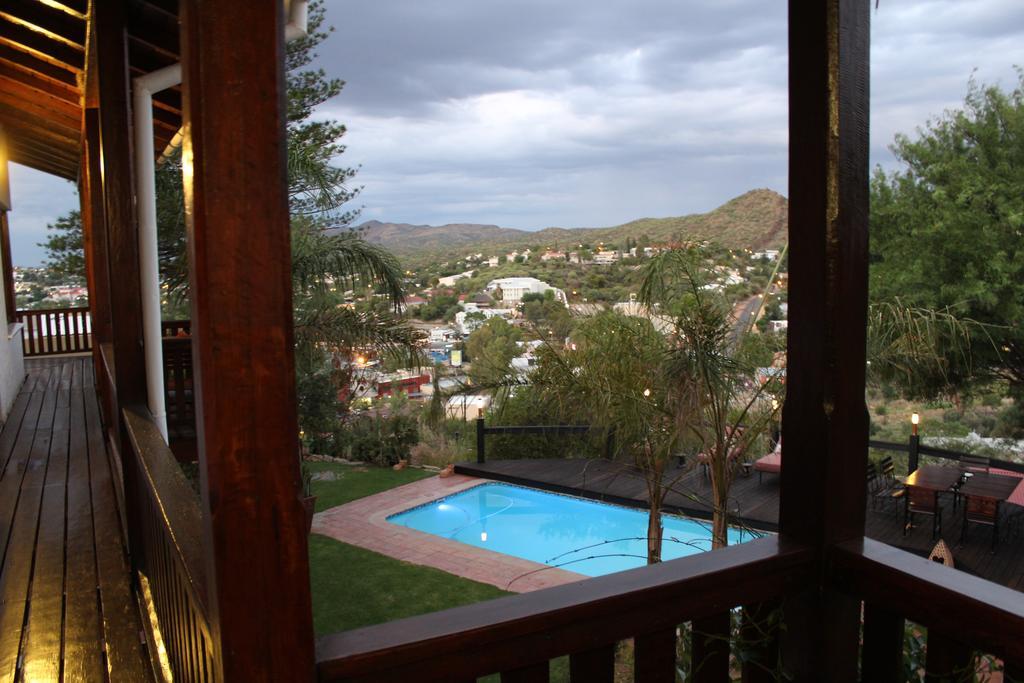 Hilltop Guest House Windhoek Exterior foto