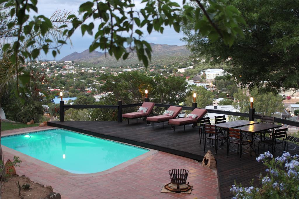 Hilltop Guest House Windhoek Exterior foto