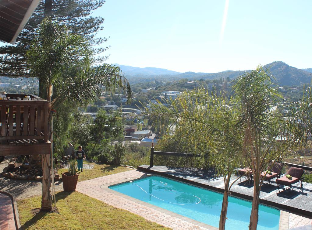 Hilltop Guest House Windhoek Exterior foto