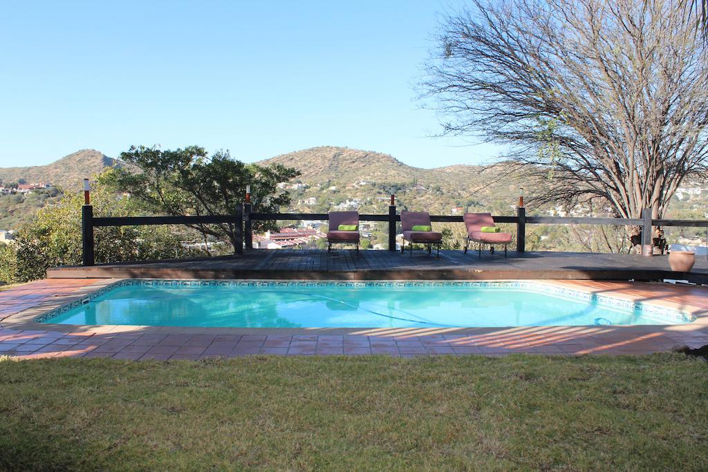 Hilltop Guest House Windhoek Exterior foto