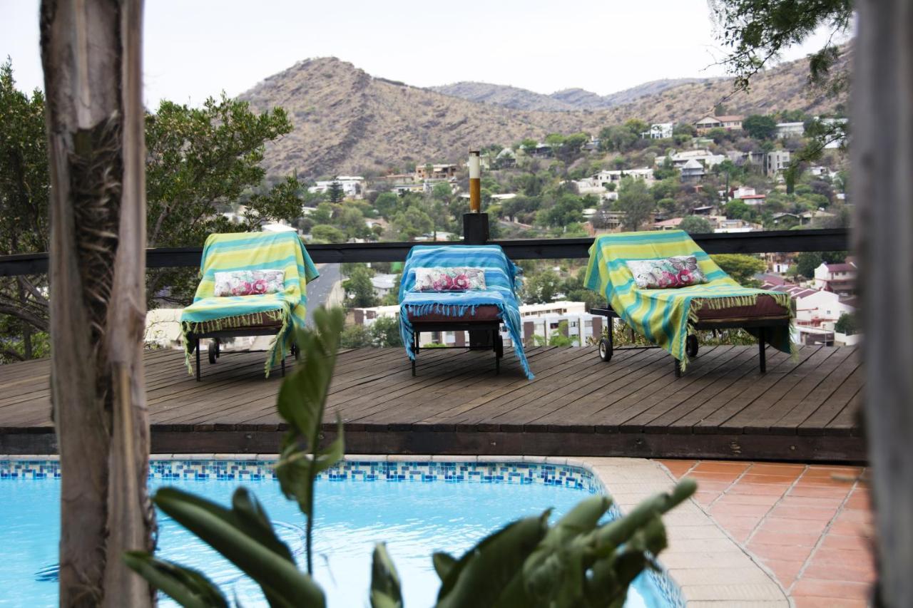 Hilltop Guest House Windhoek Exterior foto